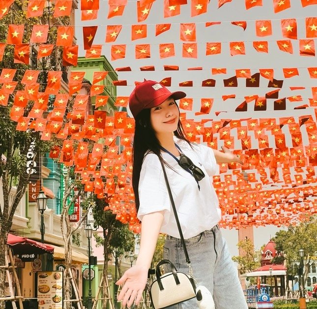 Hà nội rực rỡ sắc cờ những điểm check-in cháy máy không thể bỏ lỡ mùa lễ 304 - 2