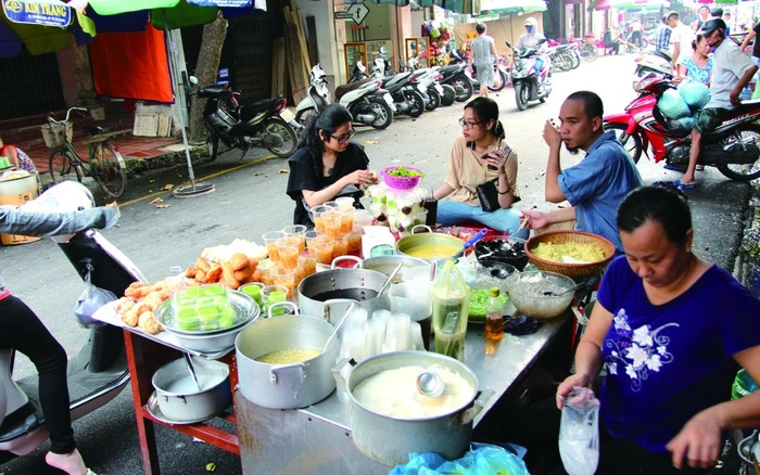 Hải phòng có khu chợ là niềm tự hào đất cảng dân sành ăn tìm đến để ăn vặt kiểu sang chảnh dù đắt nhưng xắt ra miếng - 2