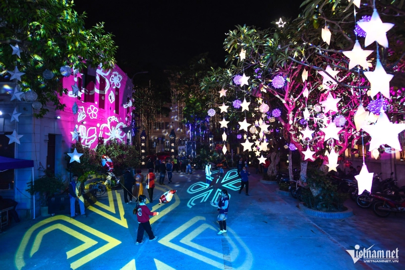 Hàng loạt nhà thờ nổi tiếng tại hà nội lung linh trước đêm noel - 9
