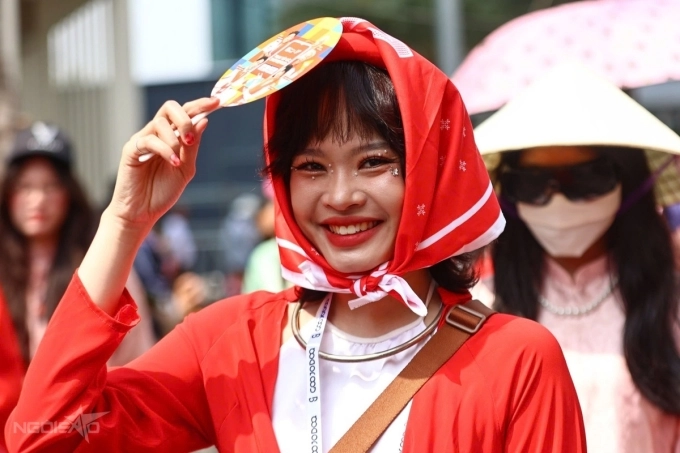 Hàng nghìn fan mặc áo dài đổ về concert anh trai vượt ngàn chông gai - 7
