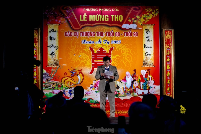 Hàng nghìn người nô nức đổ ra đường xem lễ rước người sống có một không hai ở quảng ninh - 6