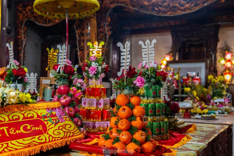 Hàng nghìn người nô nức đổ ra đường xem lễ rước người sống có một không hai ở quảng ninh - 18