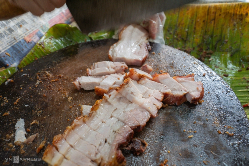 Hàng thịt quay hơn 70 năm ở phố cổ hà nội - 7