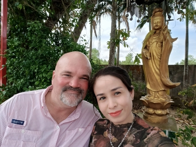 Hạnh phúc muộn của mẹ đơn thân việt và người đàn ông mỹ - 1