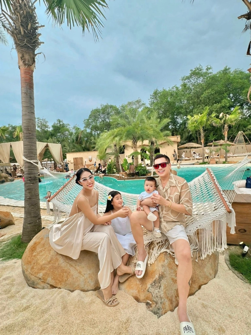 Hạnh phúc viên mãn của quang minh bên bạn gái kém 37 tuổi - 5