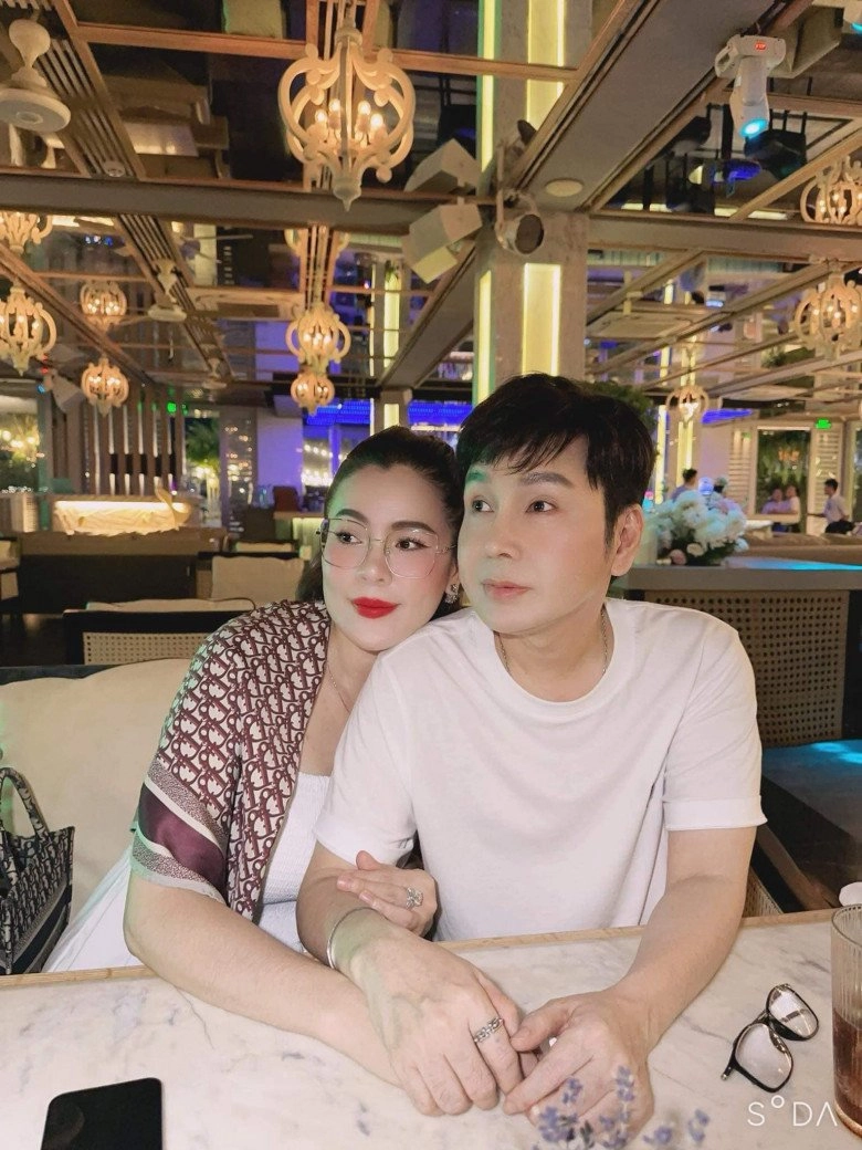 Hh phương lê khoe trọn không gian lễ đính hôn ngập hoa hồng với vũ luân đanh thép đáp trả khi bị nói làm lố - 10