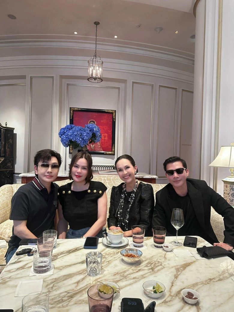 Hh phương lê khoe trọn không gian lễ đính hôn ngập hoa hồng với vũ luân đanh thép đáp trả khi bị nói làm lố - 11