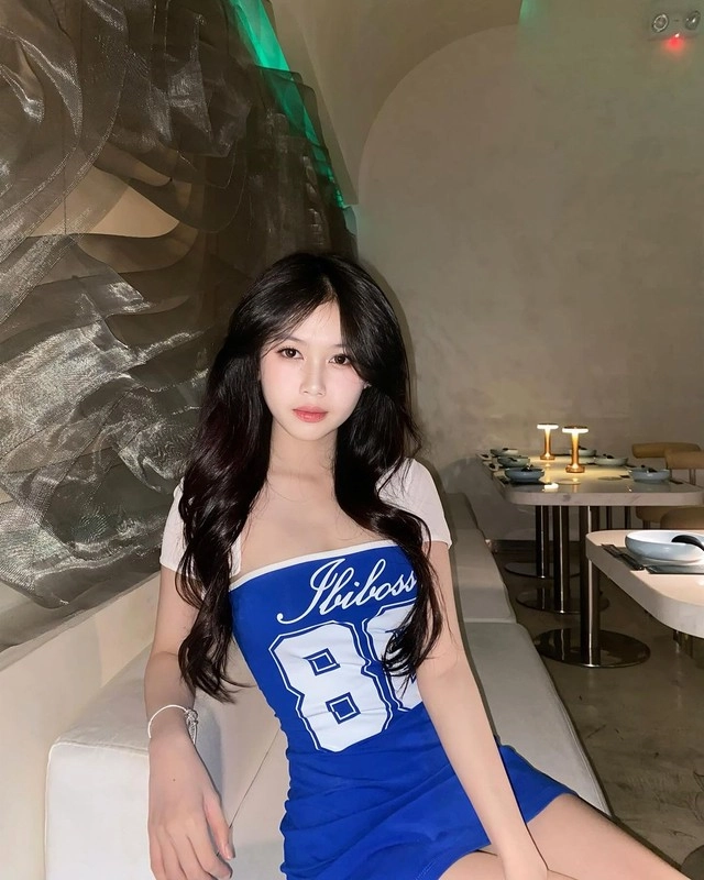 Hiện tượng nhí bé bảo an tuổi 17 dậy thì phổng phao xinh xắn - 2