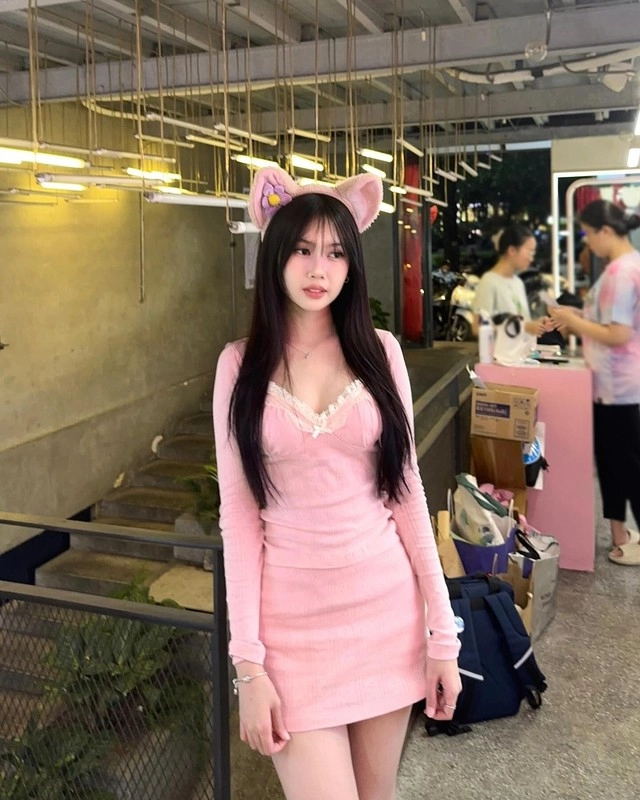 Hiện tượng nhí bé bảo an tuổi 17 dậy thì phổng phao xinh xắn - 8