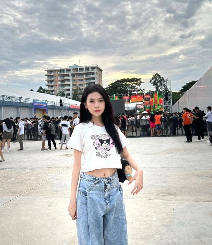 Hiện tượng nhí bé bảo an tuổi 17 dậy thì phổng phao xinh xắn - 10