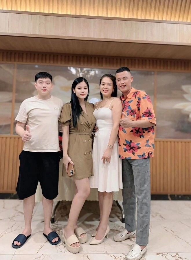 Hiệp gà đi như ngựa vía suốt ngày ở ngoài đường khiến bạn gái xinh đẹp phải ra tay xử lý - 5