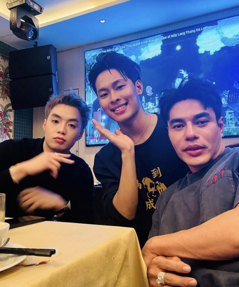 Hieuthuhai và negav né thảm đỏ phim trấn thành dàn anh trai say hi hội ngộ ủng hộ đàn anh - 11