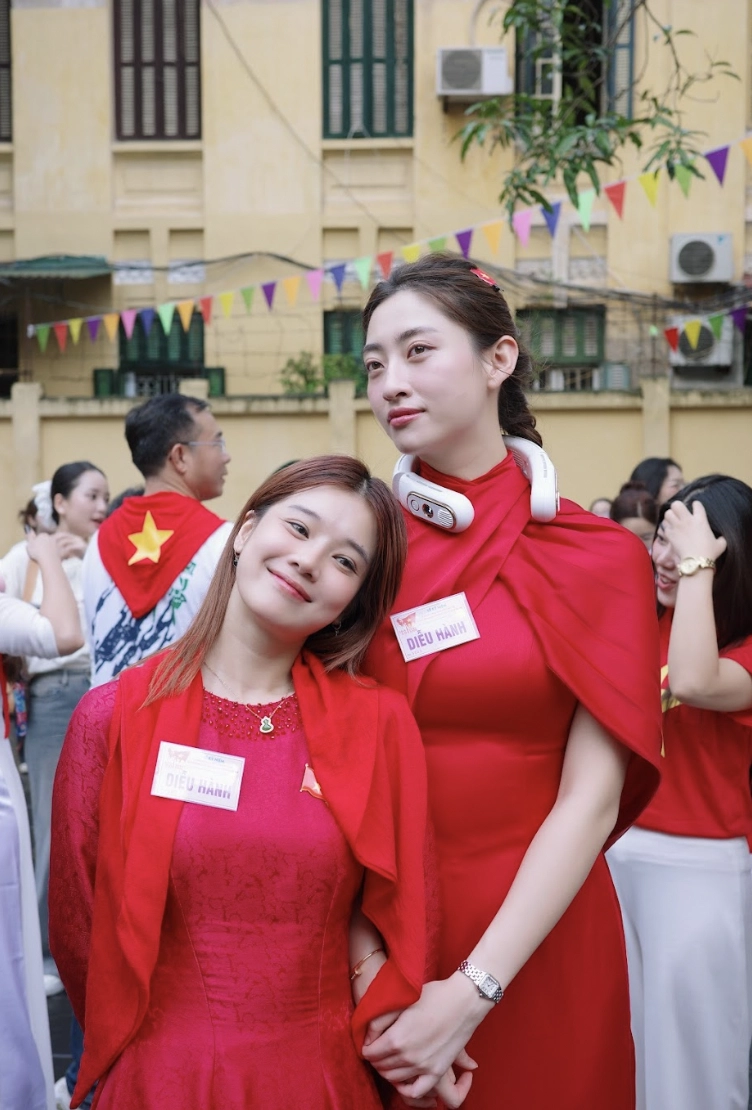 Hình ảnh đẹp của hoa hậu trần tiểu vy lương thuỳ linh tại tổng duyệt a80 - 7