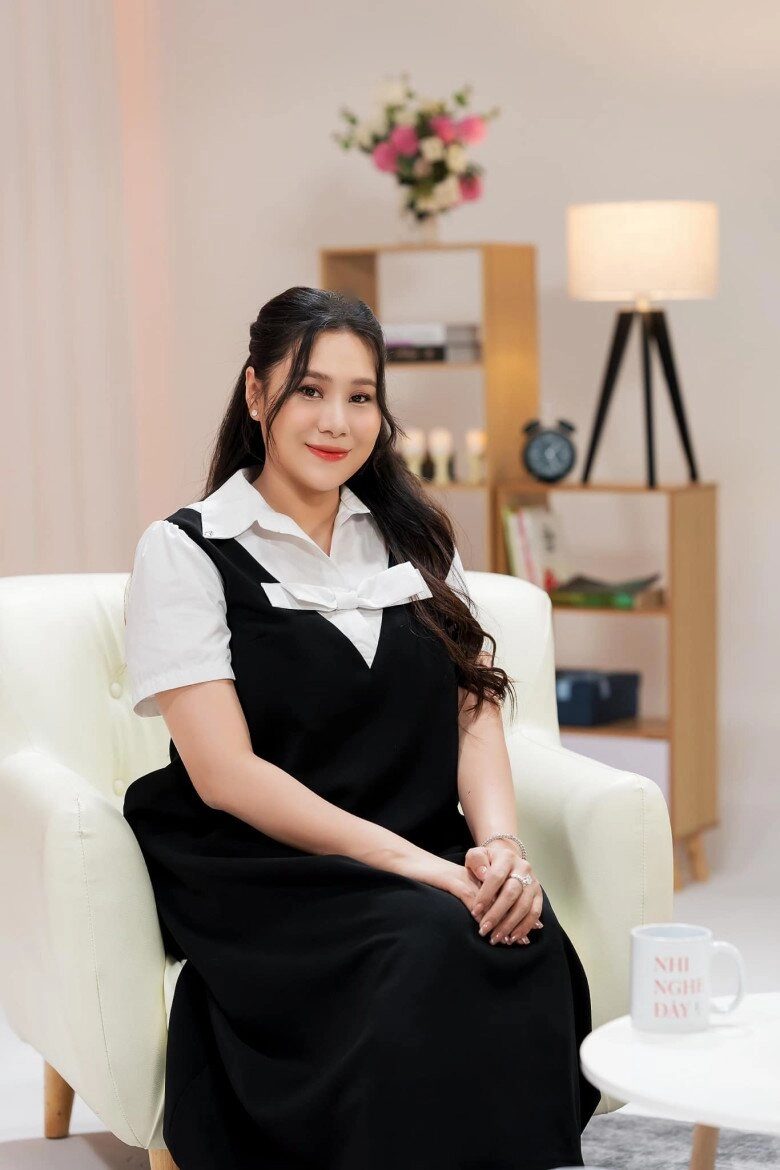 Hồ bích trâm hạ sinh tiểu công chúa chồng doanh nhân khóc khi con thứ 2 chào đời - 10