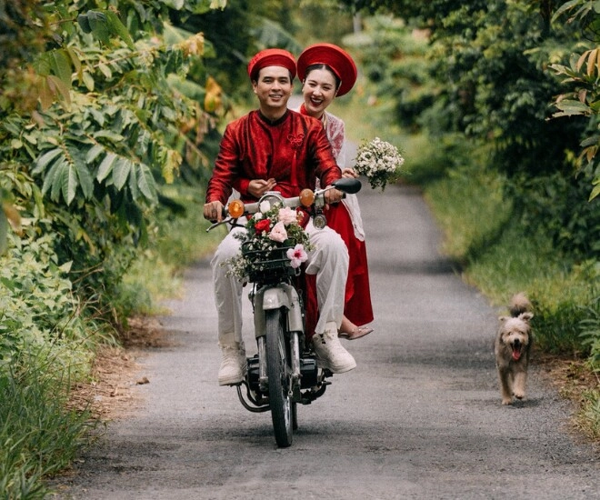 Hồ quang hiếu bế con trai làm lễ vu quy với vợ kém 17 tuổi mẹ chồng tự tay đeo vàng cho con dâu - 1