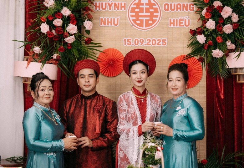 Hồ quang hiếu bế con trai làm lễ vu quy với vợ kém 17 tuổi mẹ chồng tự tay đeo vàng cho con dâu - 3