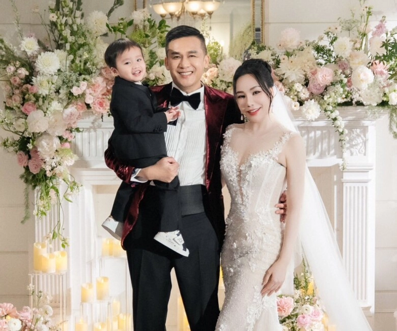 Hồ quỳnh hương ru con trong biệt thự riêng quý tử tuấn tú ngủ ngon trong lòng mẹ trông cực yêu - 6