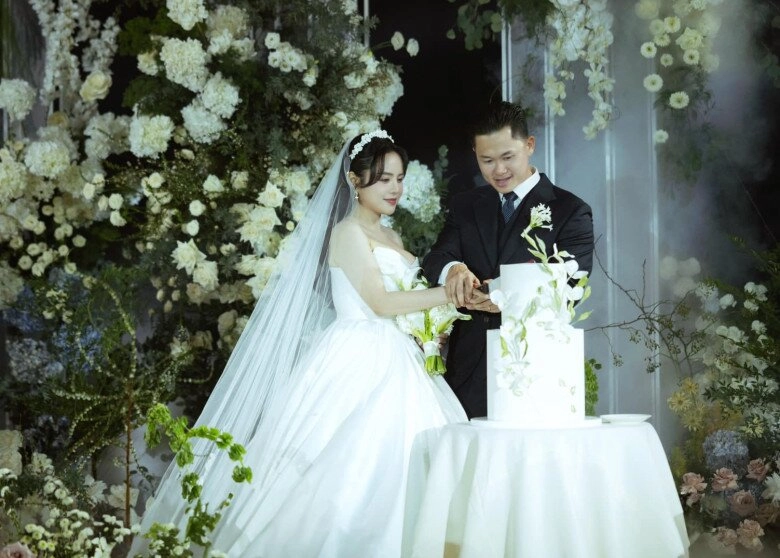 Hoa cưới độc đáo của sao việt minh tú và thái trinh tưởng nhớ đấng sinh thành puka phải đi tìm khắp cả nước - 2