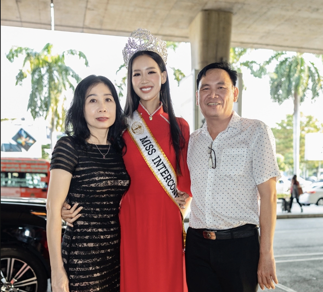 Hoa hậu cao gần 1m90 tham gia diễu binh a80 có bố đại tá mẹ làm bác sĩ là nàng hậu việt duy nhất làm được điều này - 10