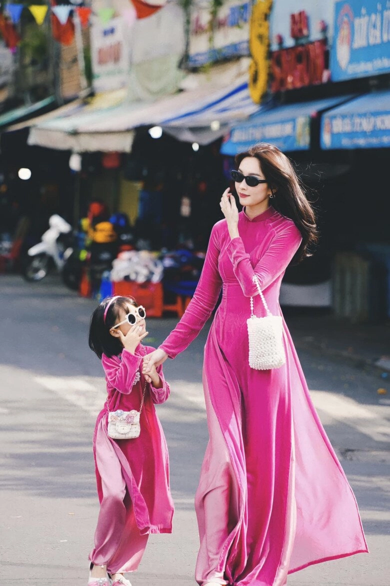 Hoa hậu đặng thu thảo thấm thía câu nói sinh con gái cho dịu dàng nay ái nữ vừa chạy xe vừa diễn xiếc - 4