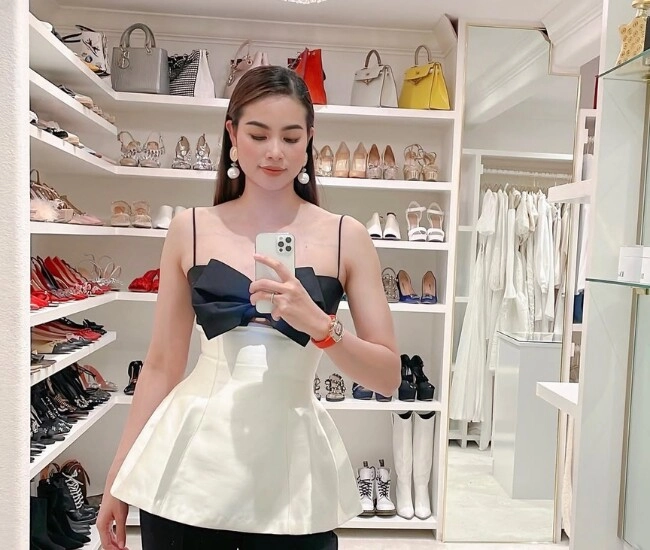 Hoa hậu phạm hương ở biệt thự 1000m2 đeo kim cương hàng khủng nhưng chỉ mê mẩn đúng một màu - 1