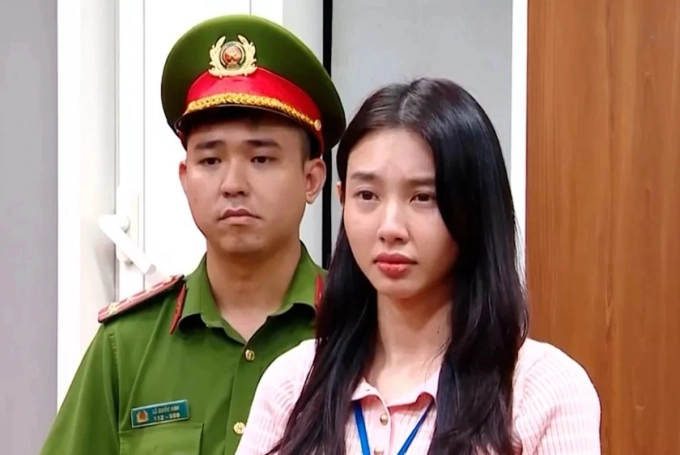 Hoa hậu thùy tiên đòi tăng cổ phần vì kẹo kera đắt khách - 2