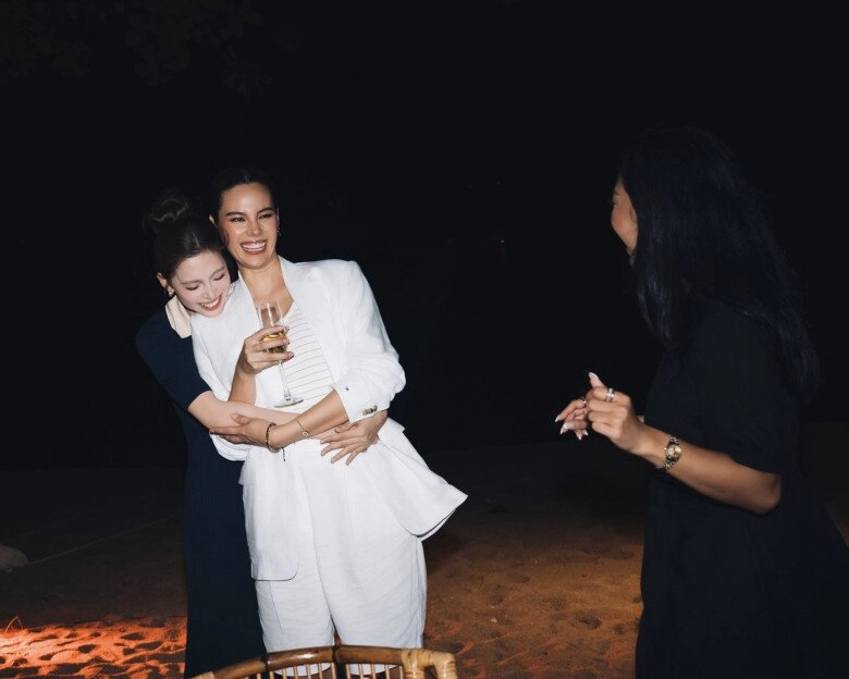 Hoa hậu tiểu vy rạng rỡ đọ sắc miss universe 2018 nhan sắc không lép vế - 3