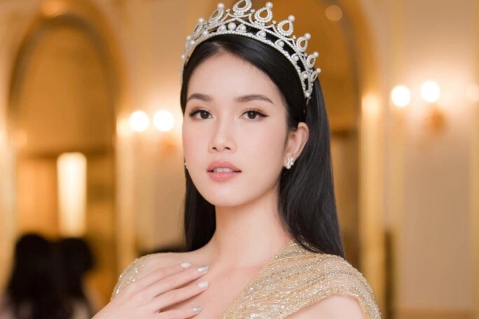 Hoa hậu việt đầu tiên học tiến sĩ ở tuổi 24 sở hữu cặp đùi tỷ lệ vàng đánh bại đàn chị lão làng - 3