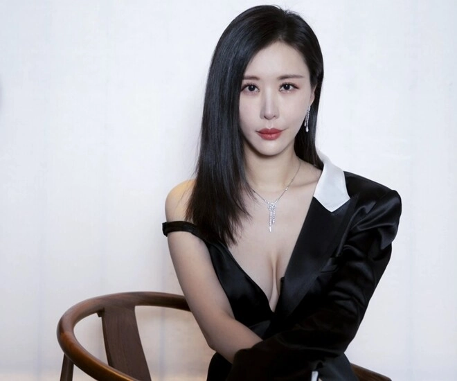 Hôn nhân của mỹ nhân phim sex and the beauties bị gắn mác hồ ly tinh giật chồng khi lấy tỷ phú hơn 30 tuổi - 1
