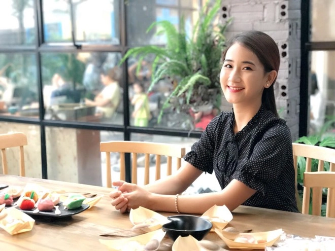 Hôn nhân của nam diễn viên cả đời đóng công an vợ kém 11 tuổi vừa sinh con thứ 3 được khen tinh tế vì cách nhắc chồng - 3
