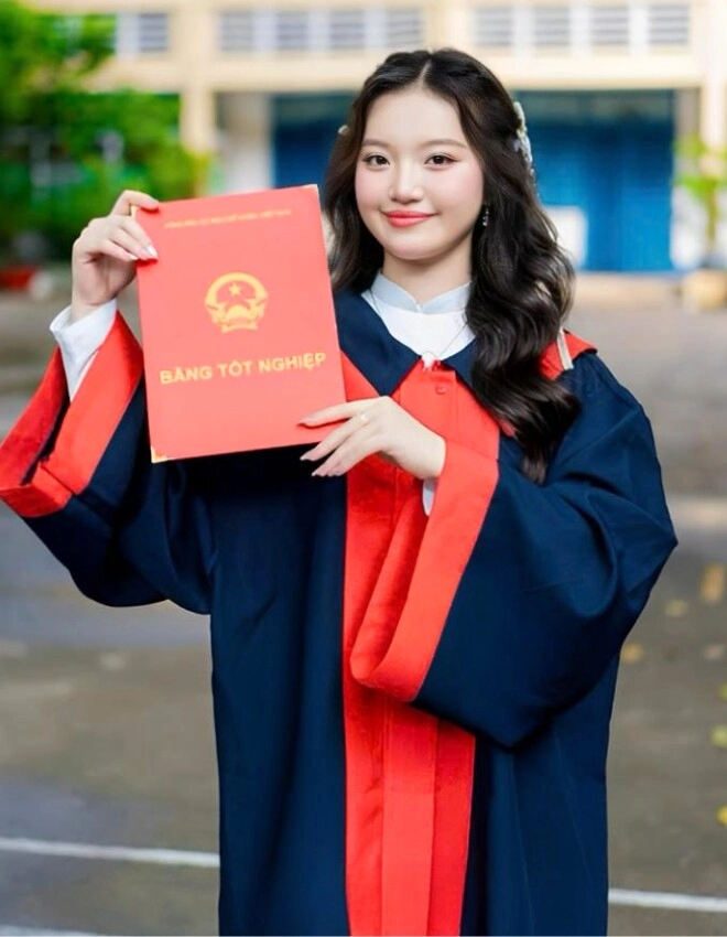 Con gái nsưt vũ linh khoe ảnh tình tứ bên chồng con rể ông hoàng cải lương là vệ sĩ cho vợ và 5 con - 6