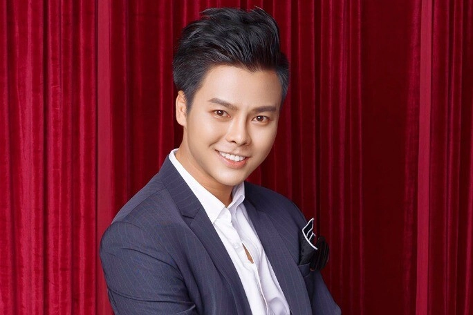 Hot boy tuổi tỵ cao 1m8 mới 34 tuổi đã được phong nsưt tuổi thơ sống xa bố mẹ - 1