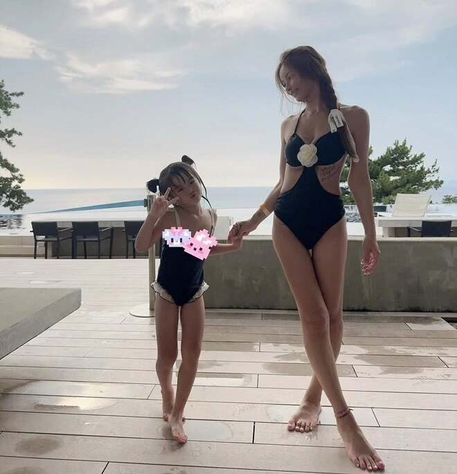 Hot girl nóng bỏng u35 vừa làm mẹ 4 con vừa lên chức bà ngoại 3 năm sau còn sốc hơn - 2