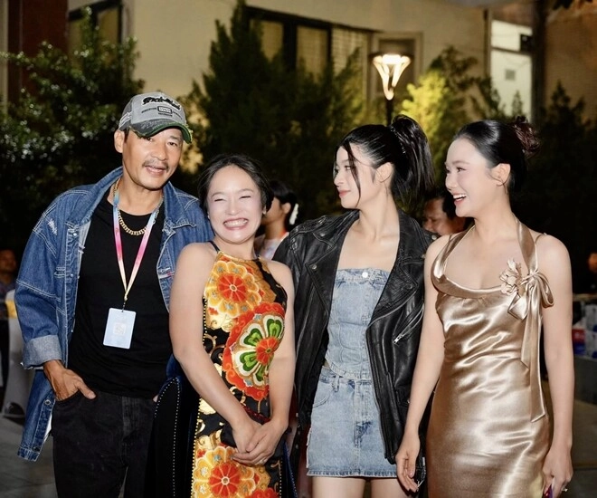 Huyền sâm nữ diễn viên o ép chồng con trên phim ngoài đời xuất hiện lộng lẫy trên thảm đỏ - 1