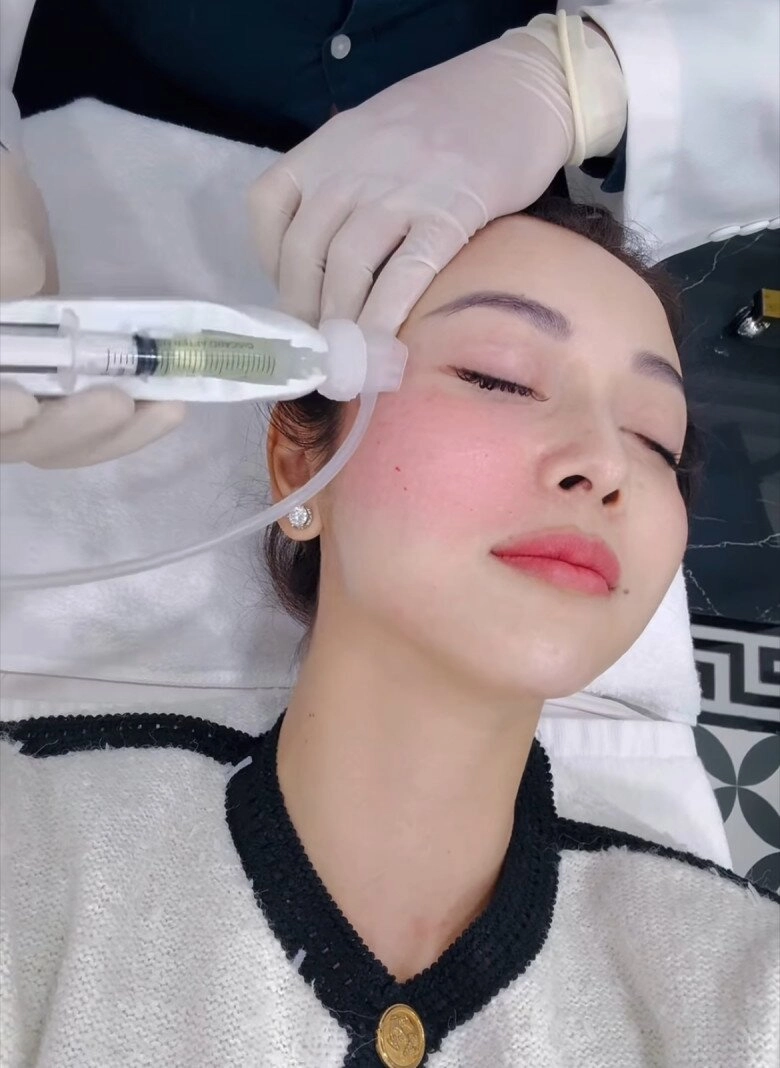 Jennifer phạm tiết lộ bí quyết chống lão hoá mới không phải chạy bộ mà bơm trực tiếp vào da - 3