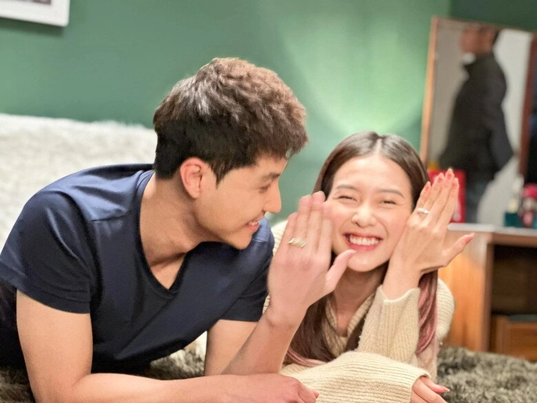 Khả ngân diện đồ gợi cảm thân mật chụp ảnh cùng thanh sơn khiến một nữ diễn viên giục cả 2 làm đám cưới - 9