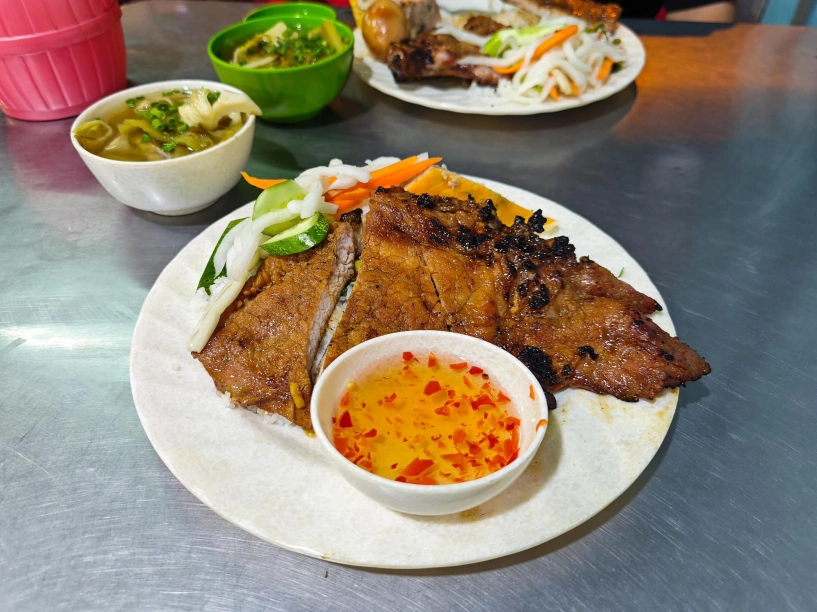 Khách tây trở lại việt nam ăn một món ở quán gần 30 năm khen ngon hơn phở - 7