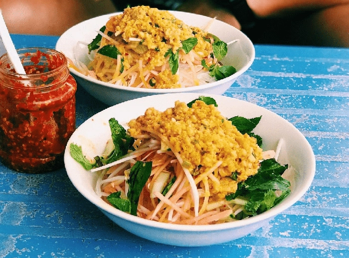 Khám phá địa danh được ví von là vịnh hạ long thu nhỏ có hòn đá sừng sững giữa biển gắn liền với sự tích bí ẩn - 6