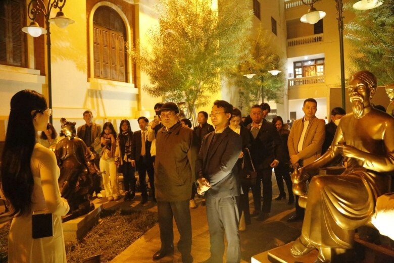 Khám phá hà nội về đêm những tour du lịch độc đáo ngay cả người thủ đô chưa chắc đã biết hết - 4