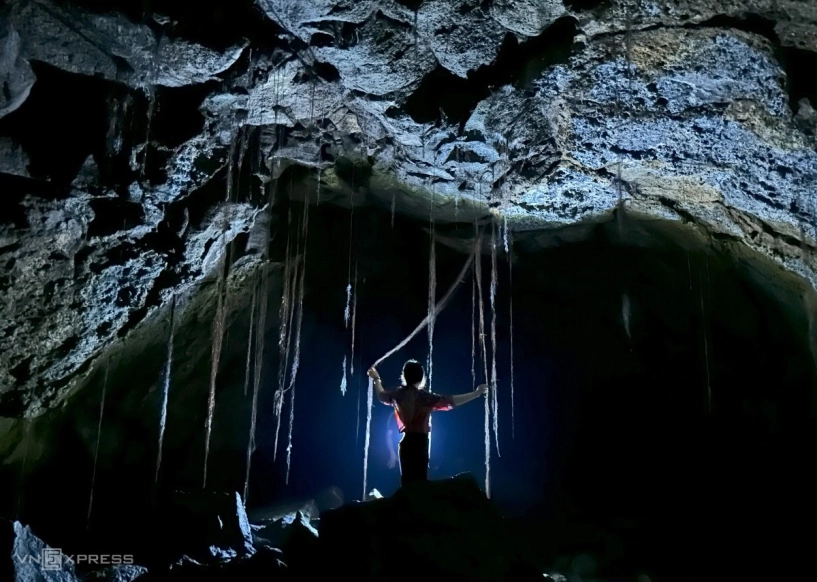Khám phá hang động như thành quách dưới rừng ở đồng nai - 5