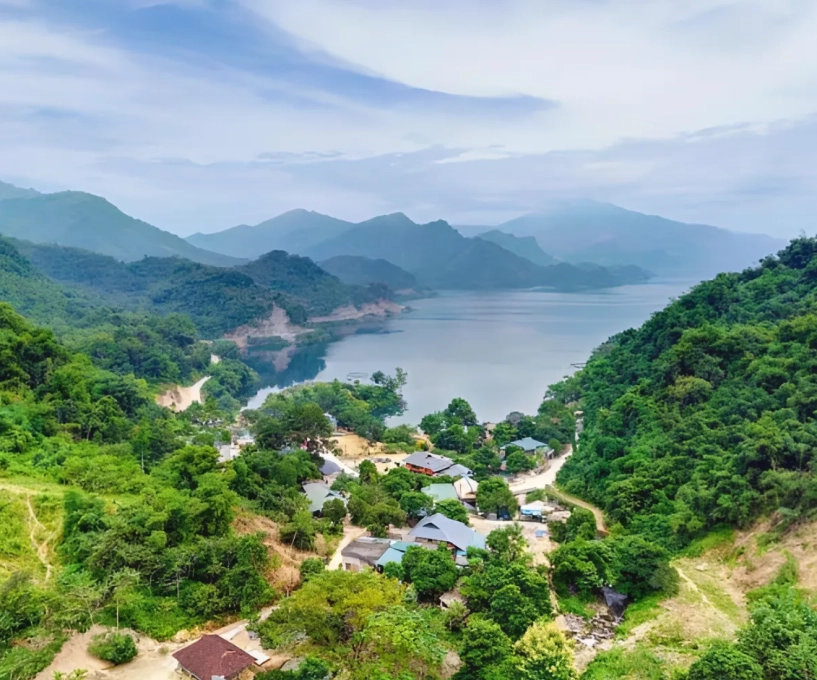 Khám phá huyện miền núi cách hà nội hơn 100km phong cảnh thiên nhiên hữu tình cực thích hợp để chữa lành - 1