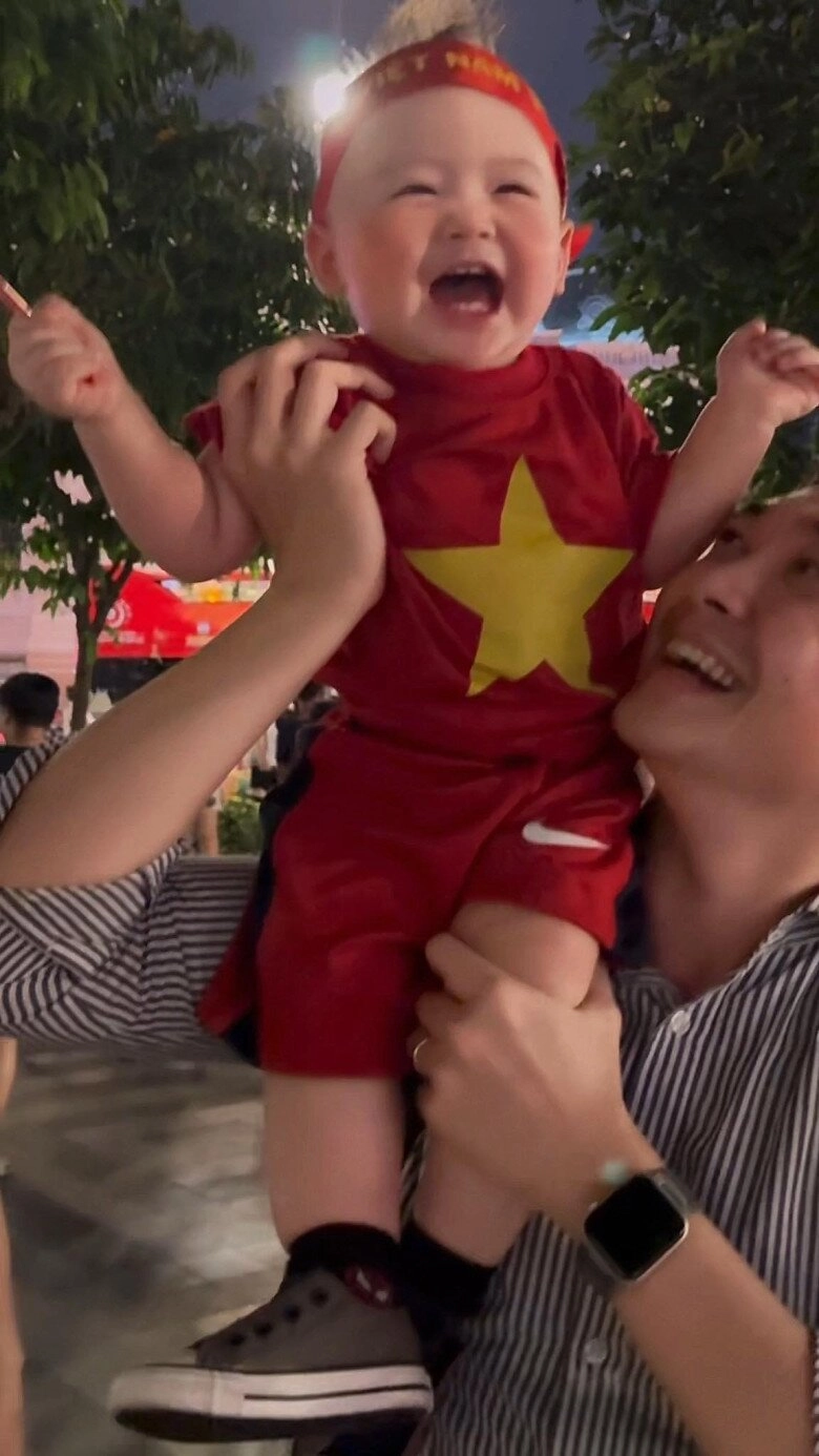 Khán giả lặng người khi xuân son gãy ống đồng việt nam vẫn thắng thái lan 5-3 khiến sao việt vỡ oà - 11