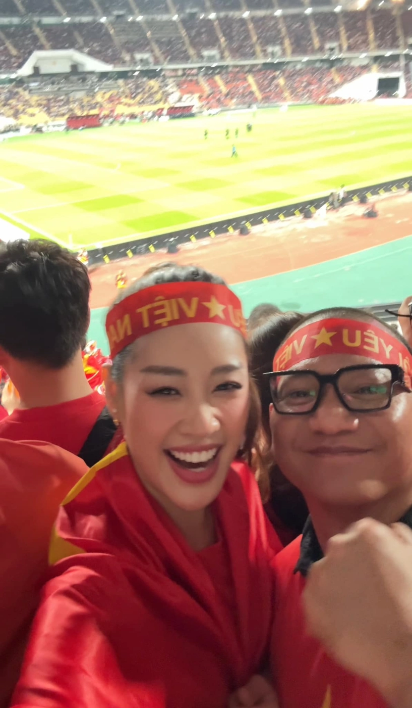 Khánh vân khoe cảnh hầu chồng năm đầu làm vợ biểu cảm của ông xã hơn 17 tuổi hút triệu view - 4