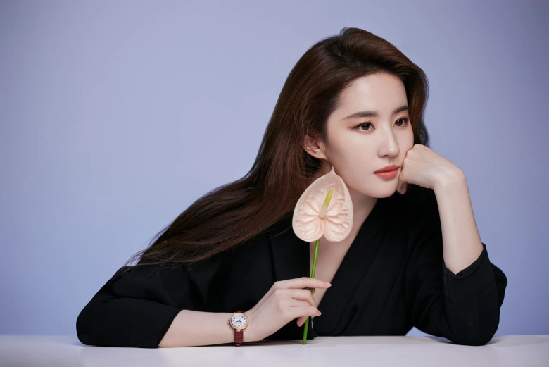 Khoảnh khắc hút 80 triệu view của lưu diệc phi say mê ăn một món việt nam dù đang quá trình siết cân - 3