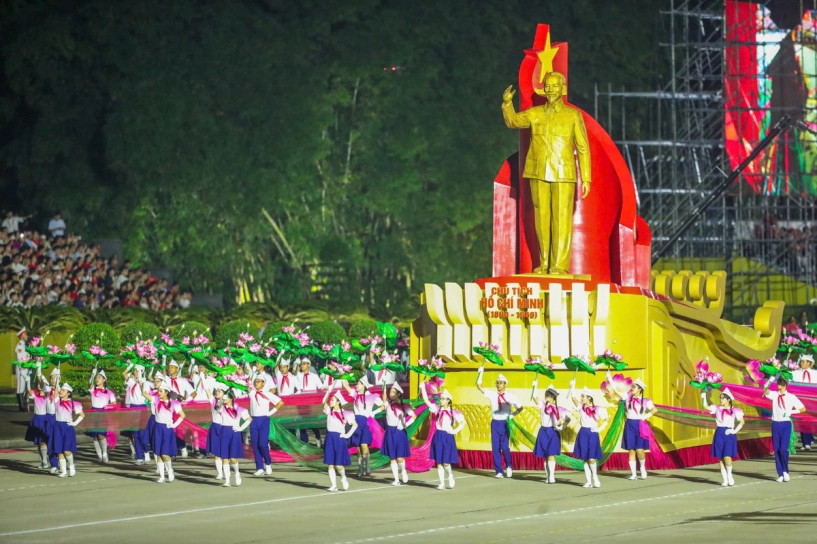 Khoảnh khắc tuyệt đối điện ảnh trong lễ sơ duyệt a80 - 3