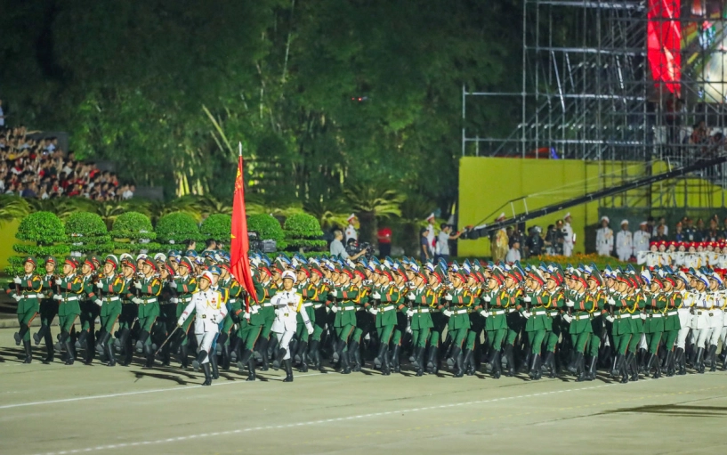 Khoảnh khắc tuyệt đối điện ảnh trong lễ sơ duyệt a80 - 7