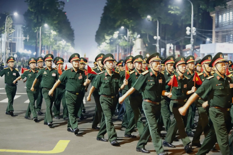 Khoảnh khắc tuyệt đối điện ảnh trong lễ sơ duyệt a80 - 13