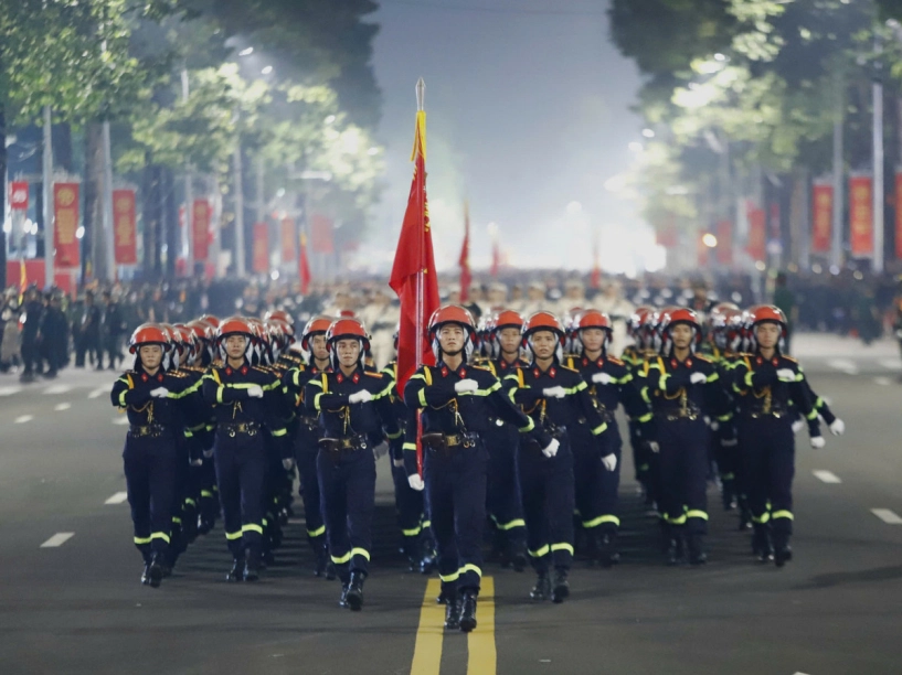 Khoảnh khắc tuyệt đối điện ảnh trong lễ sơ duyệt a80 - 14