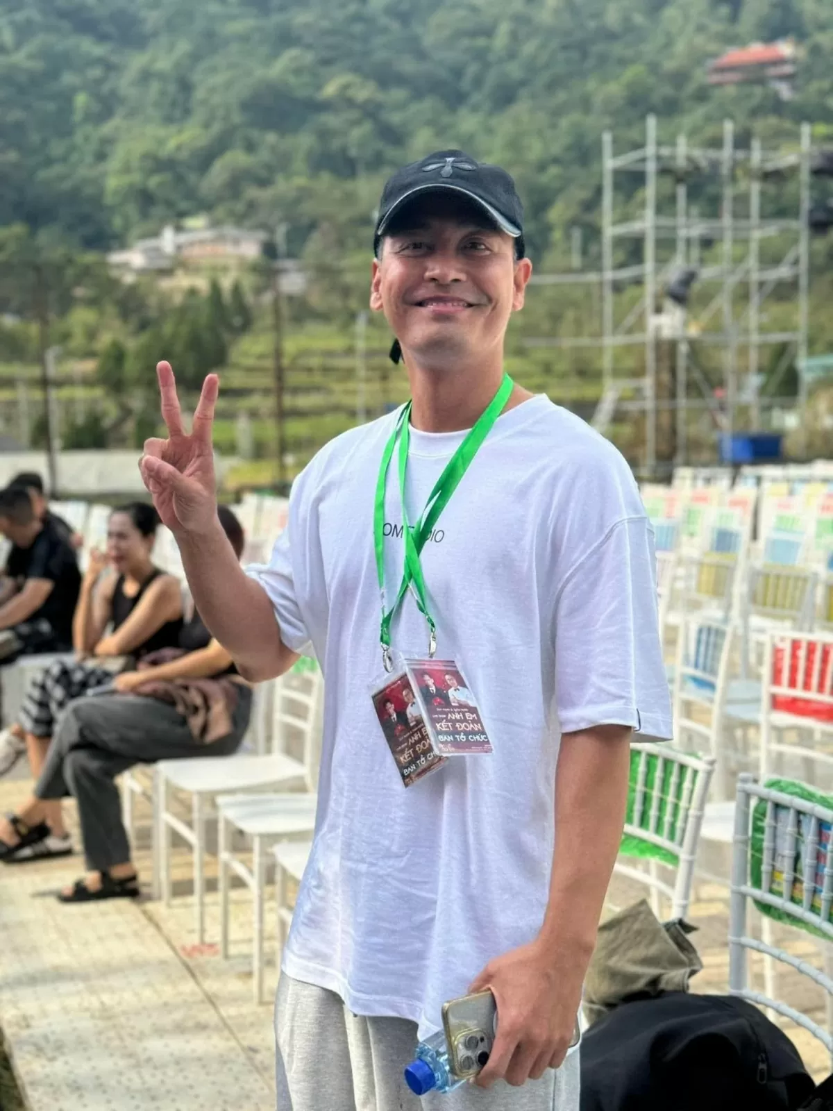 Không phải phan anh mc hot nhất sau liveshow tuấn hưng - duy mạnh là cựu hoa khôi học viện ngoại giao - 1