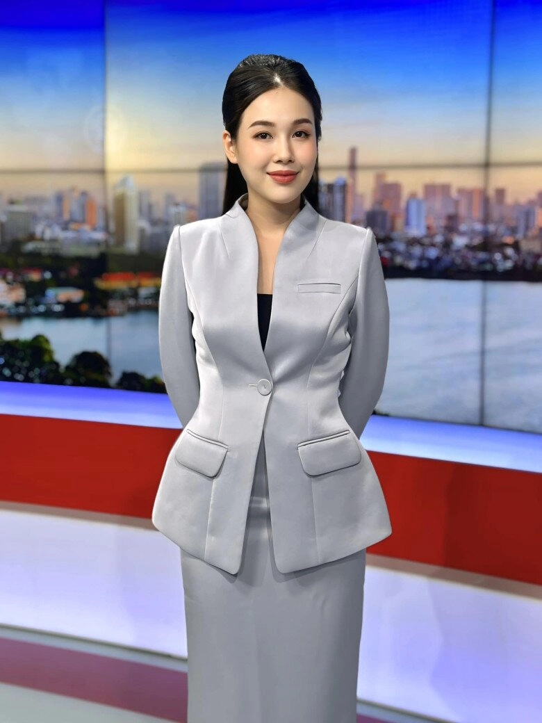 Không phải phan anh mc hot nhất sau liveshow tuấn hưng - duy mạnh là cựu hoa khôi học viện ngoại giao - 5
